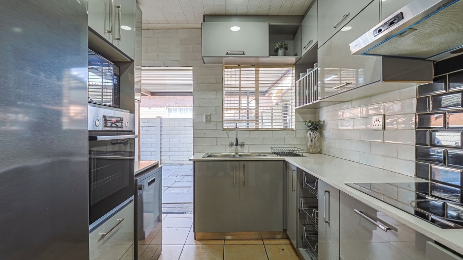 3 Bedroom Property for Sale in Waterkloof East North West
